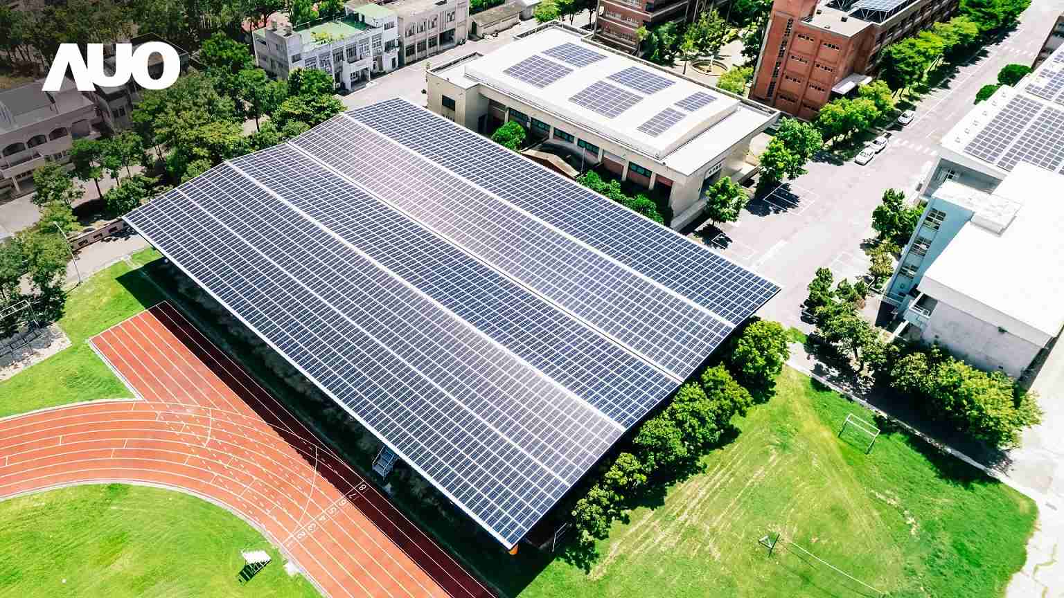 MG电玩SunSteel光电整合型浪板具备快速安装、、、轻量化优势,,可提升15%发电效能,,,通过国际IEC与台湾VPC认证安全、、、、防漏、、、耐候标准